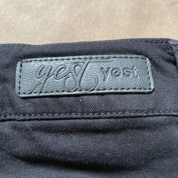 Black jean skirt, stretch fabric, size 4 - Picture 7 of 9